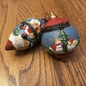 Set Of 2 Ceramic Hand Painted Christmas Ornaments‎ Hinged Trinket Boxes Vintage